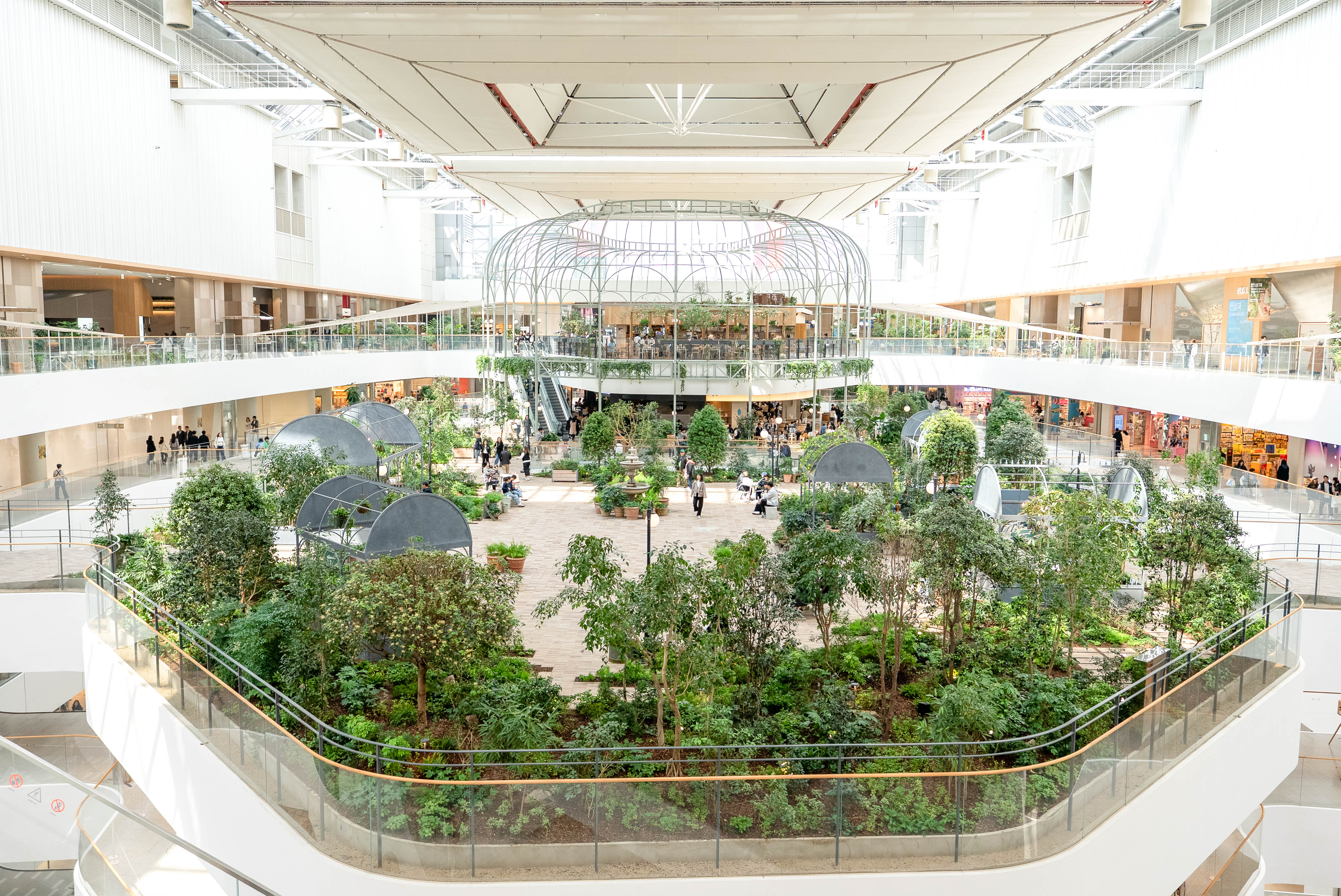 더현대서울 '사운즈 포레스트' 대한민국 조경대상 국무총리상 수상 3-Image